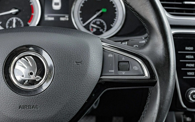 Skoda Superb cena 96850 przebieg: 115590, rok produkcji 2019 z Rudnik nad Sanem małe 704